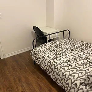 Budget Quad With En Bathroom 36b Toronto